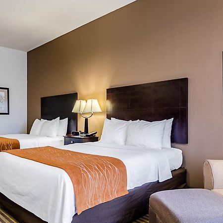 Comfort Inn & Suites Lawrence - University Area Zewnętrze zdjęcie