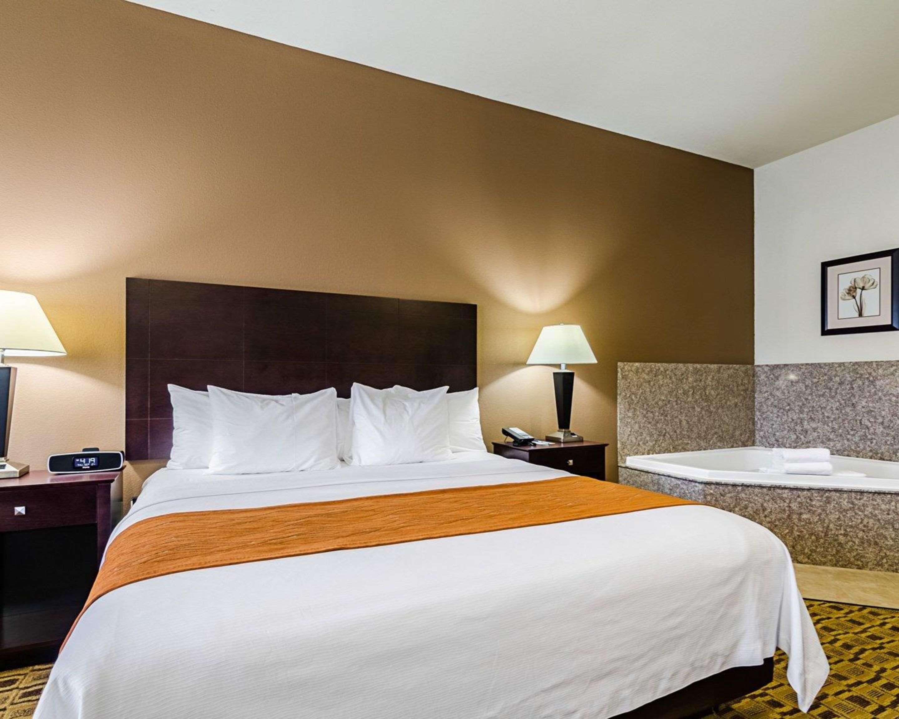 Comfort Inn & Suites Lawrence - University Area Zewnętrze zdjęcie