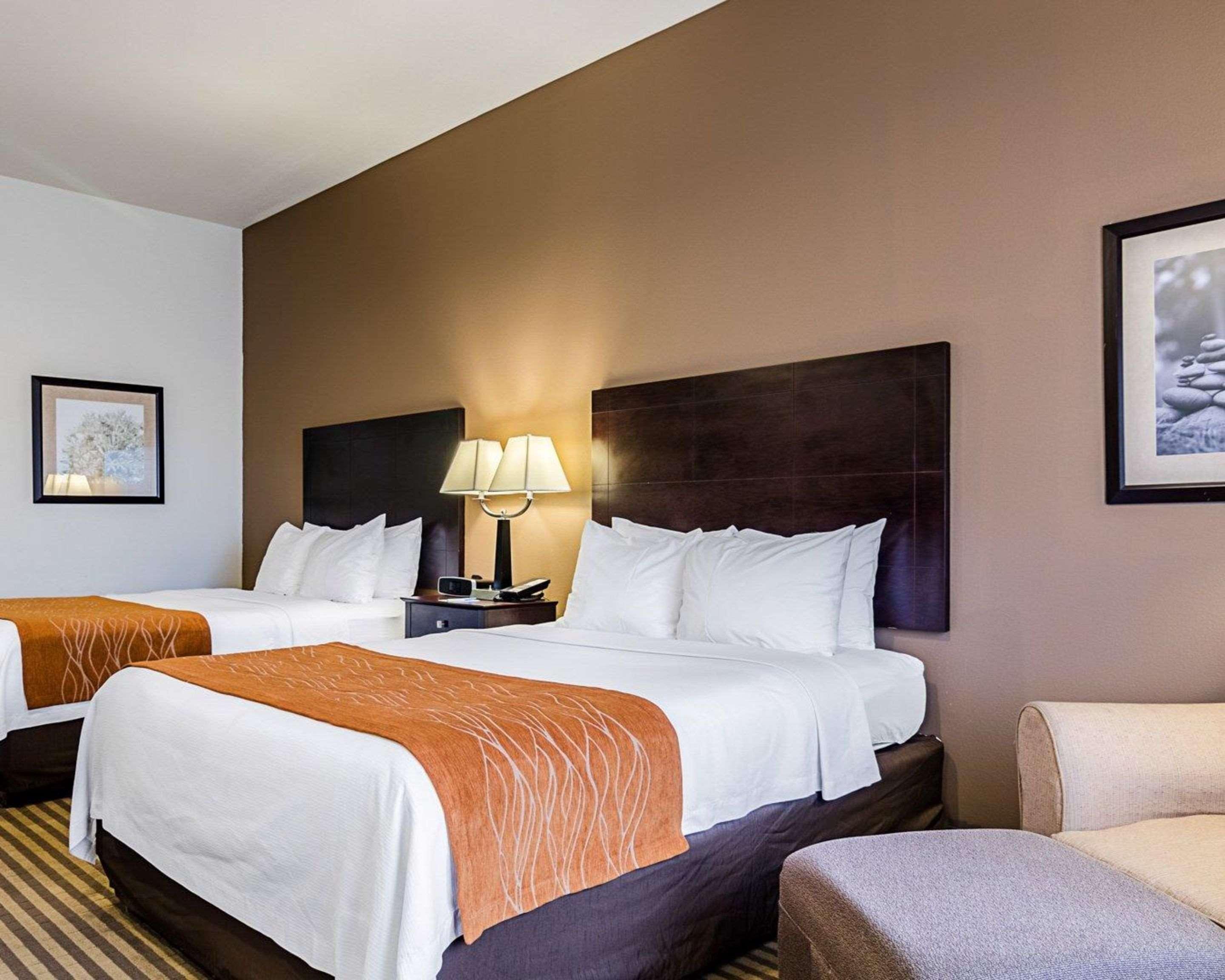 Comfort Inn & Suites Lawrence - University Area Zewnętrze zdjęcie