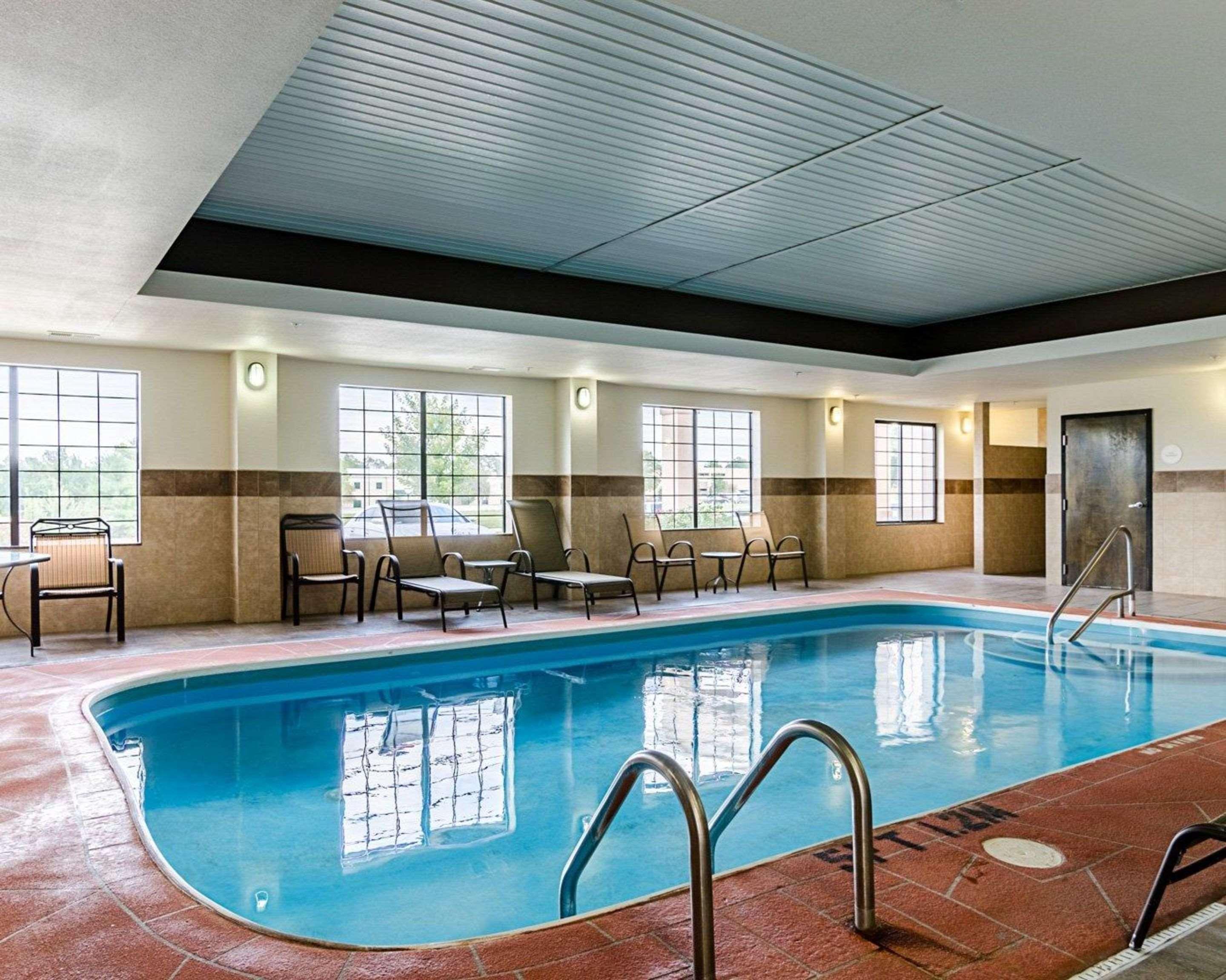 Comfort Inn & Suites Lawrence - University Area Zewnętrze zdjęcie