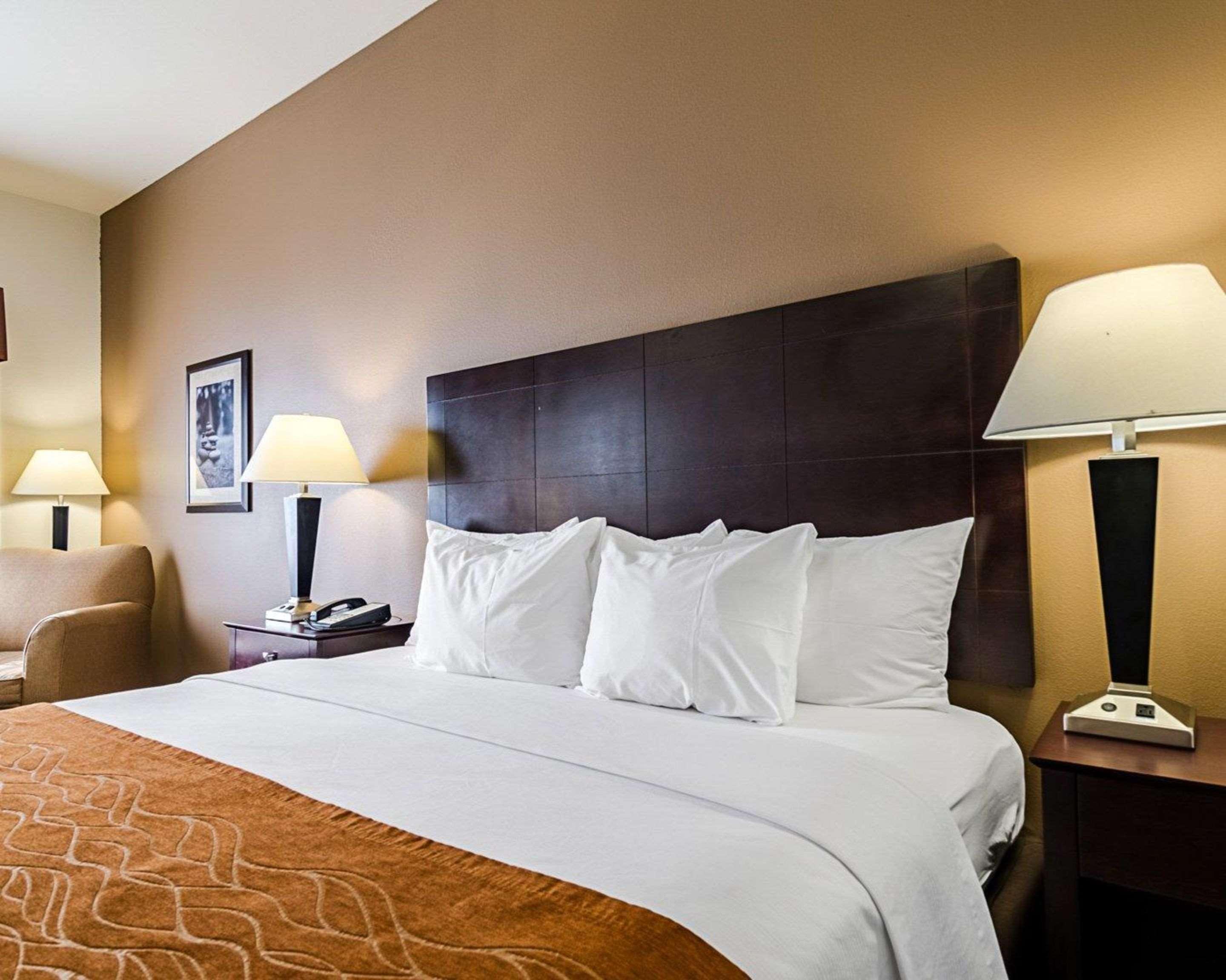 Comfort Inn & Suites Lawrence - University Area Zewnętrze zdjęcie