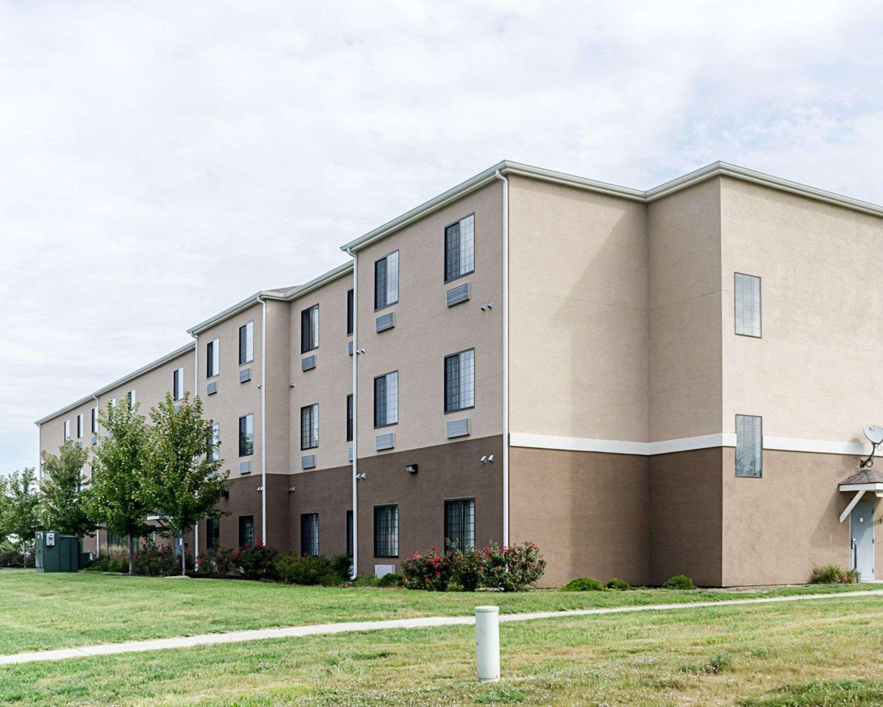 Comfort Inn & Suites Lawrence - University Area Zewnętrze zdjęcie