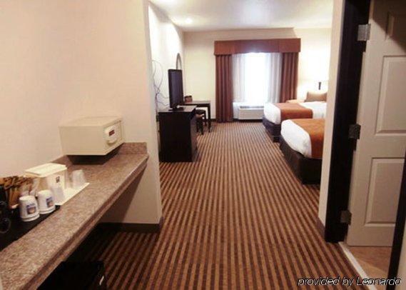 Comfort Inn & Suites Lawrence - University Area Zewnętrze zdjęcie