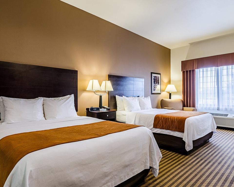 Comfort Inn & Suites Lawrence - University Area Zewnętrze zdjęcie