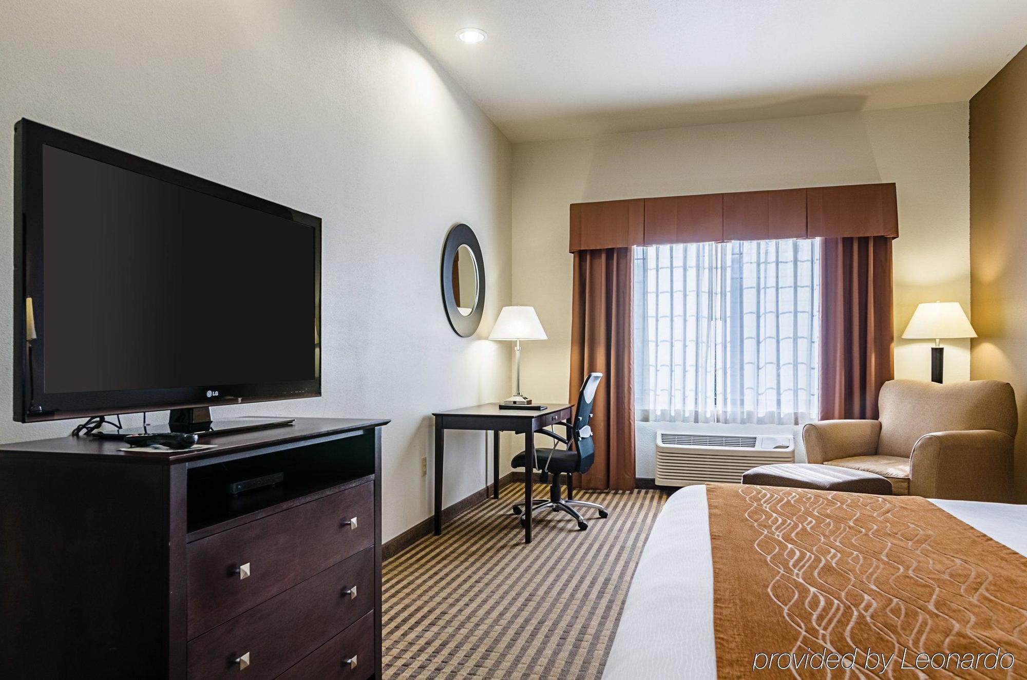 Comfort Inn & Suites Lawrence - University Area Zewnętrze zdjęcie