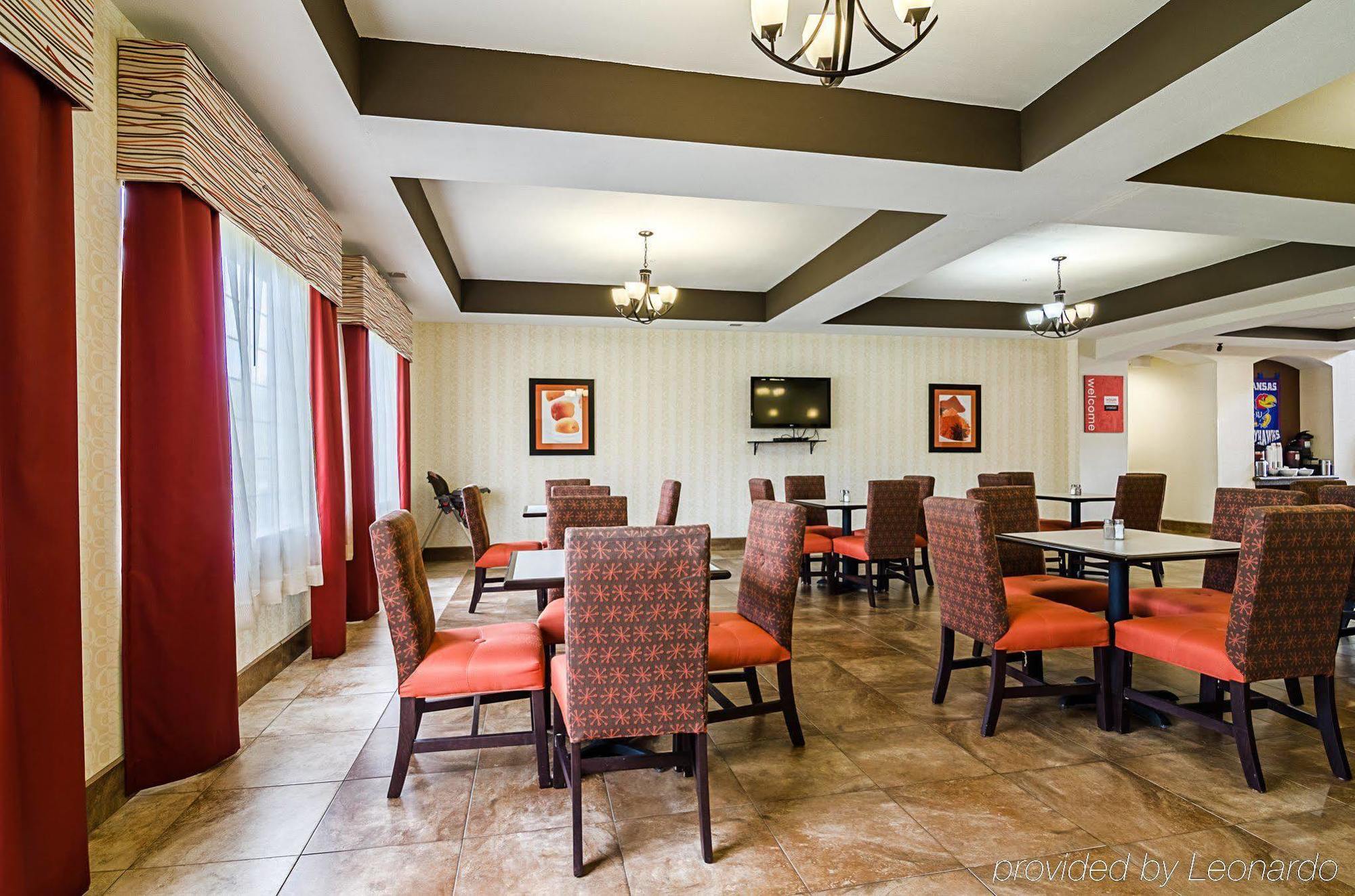 Comfort Inn & Suites Lawrence - University Area Zewnętrze zdjęcie