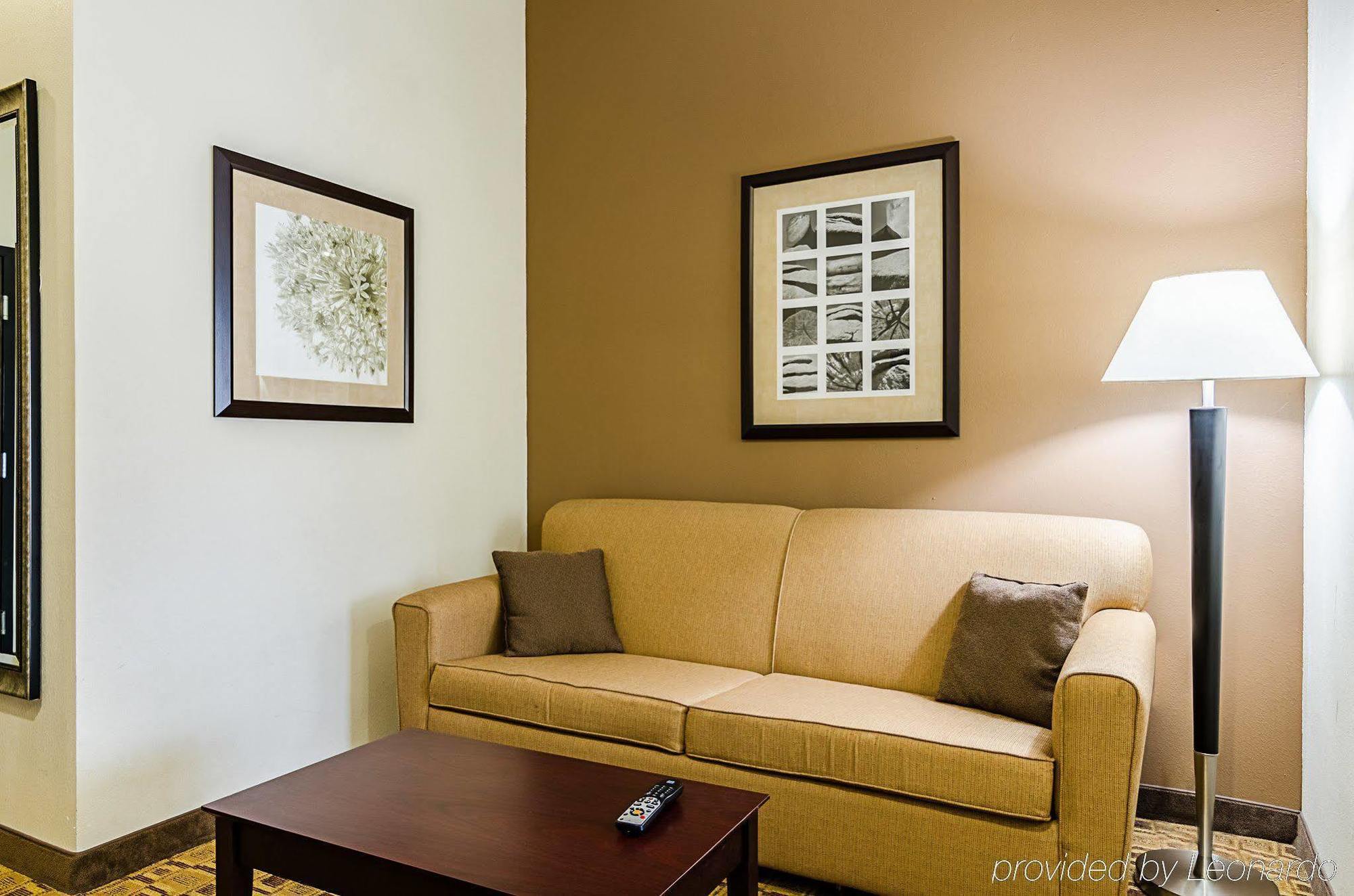 Comfort Inn & Suites Lawrence - University Area Zewnętrze zdjęcie