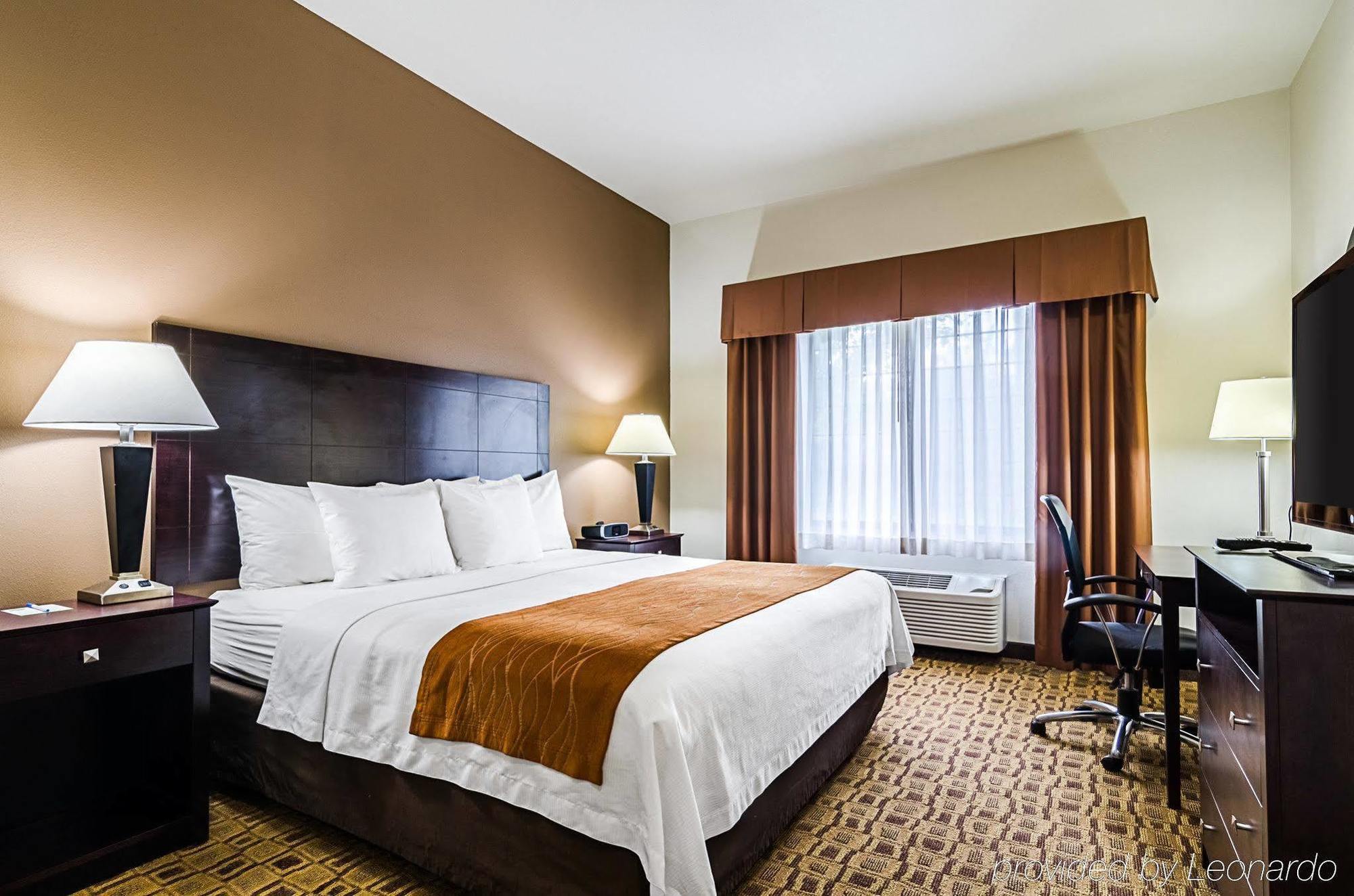 Comfort Inn & Suites Lawrence - University Area Zewnętrze zdjęcie