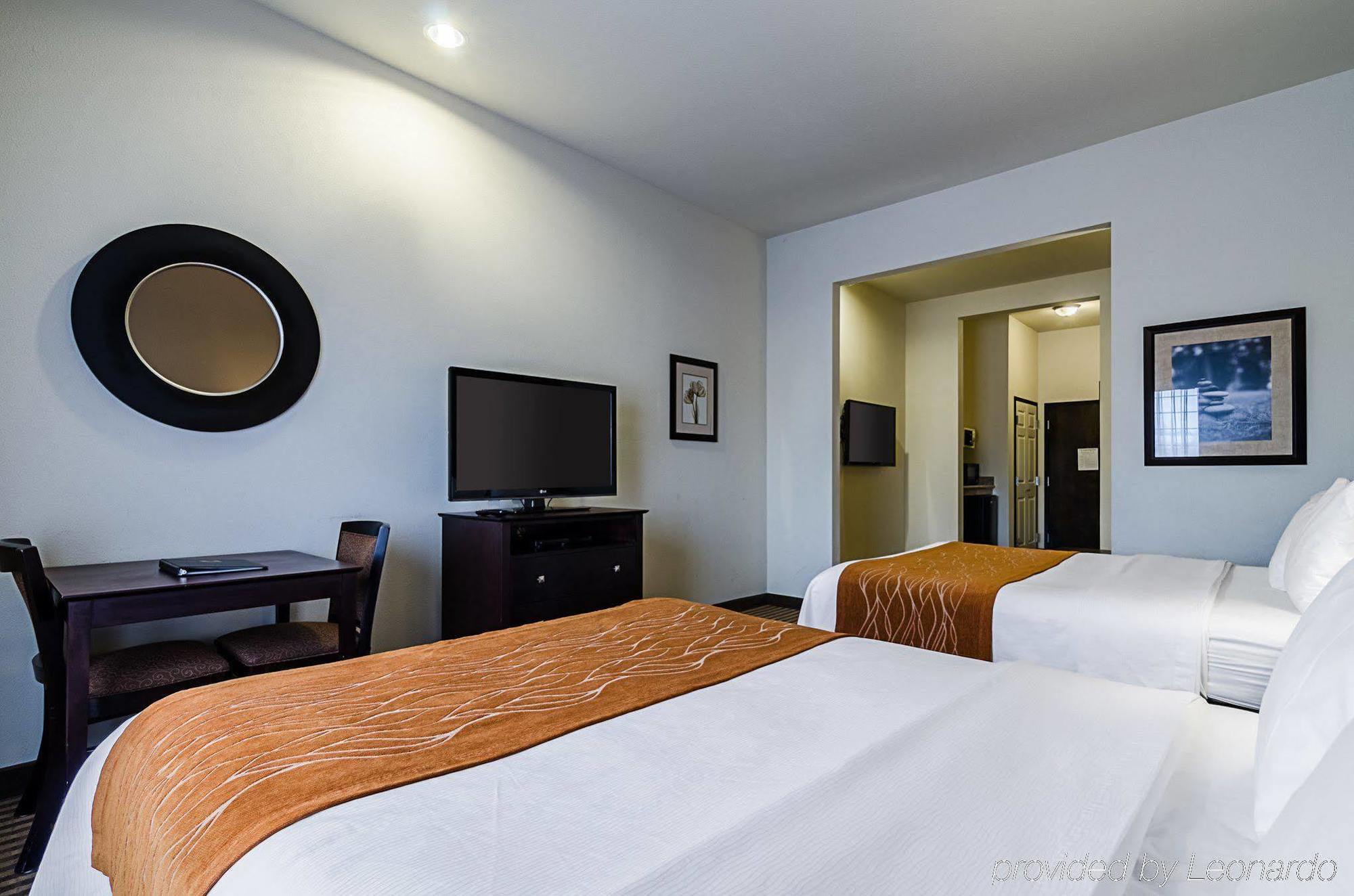 Comfort Inn & Suites Lawrence - University Area Zewnętrze zdjęcie