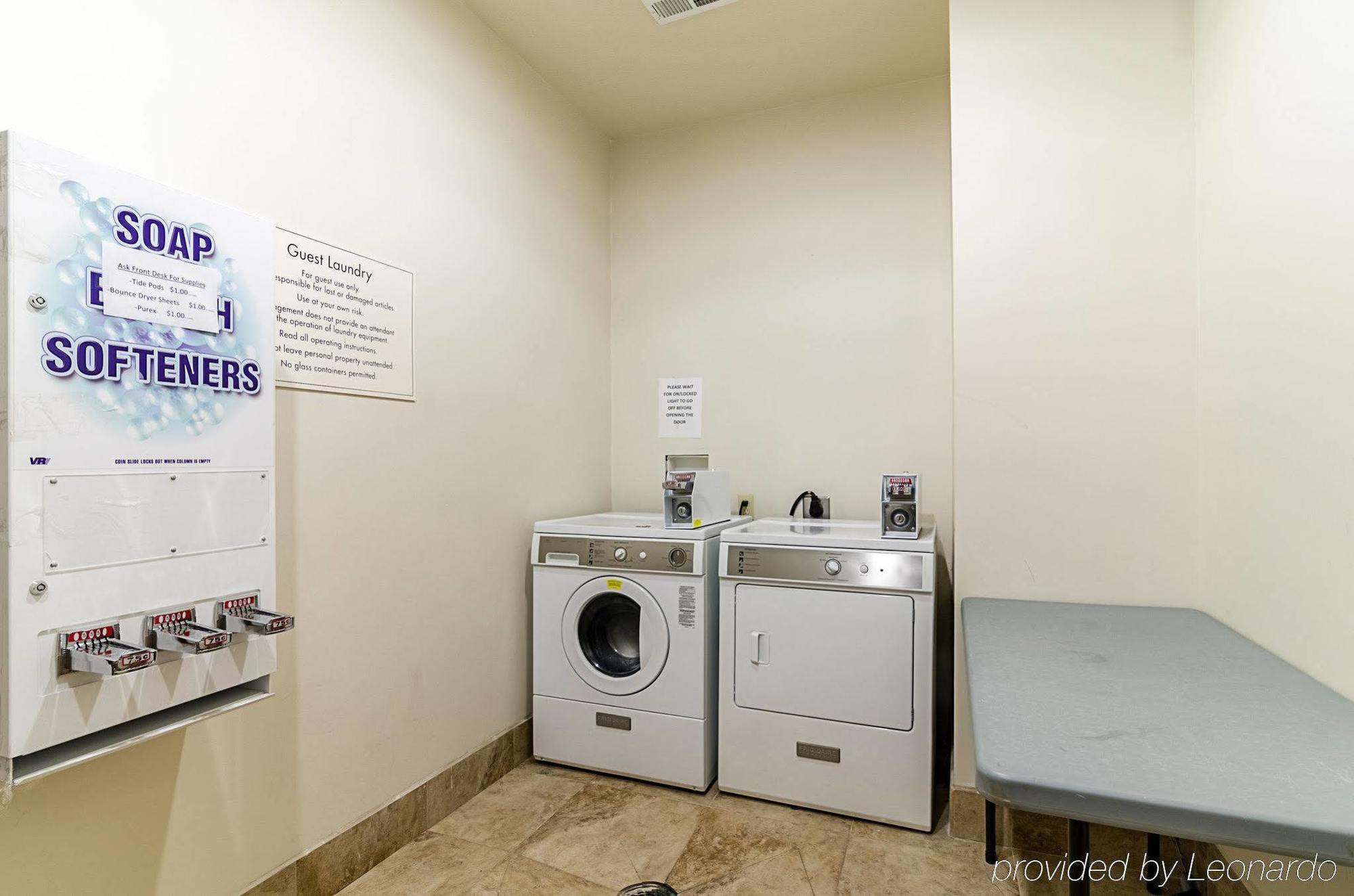 Comfort Inn & Suites Lawrence - University Area Zewnętrze zdjęcie